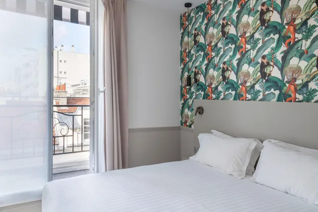 Standard, Double Bed, City View, Balcony, Hotel 31 - Paris Tour Eiffel 1/2