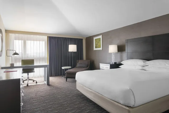 Room, 2 Queen Beds, Delta Hotels by Marriott Baltimore North 3/8