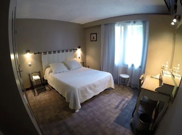 غرفة بسرير مزدوج، Chalet Lyrique Gradignan 1/2