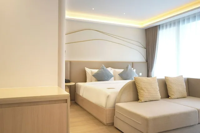 Plus, Deluxe, King Bed، Wyndham Garden Naithon Phuket 1/5