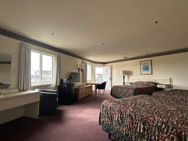 غرفة قياسية ثلاثية، Bayview Inn 2/8