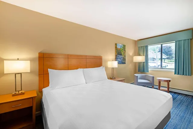 غرفة بسرير كينج مع أريكة، Best Western Inn & Suites Rutland-Killington 1/4