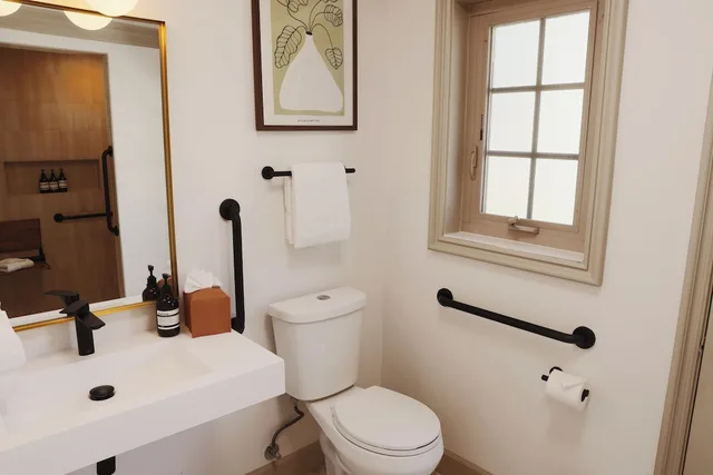 Retreat, Freya, King Bed, Accessible، Solvang Gardens Lodge An Ascend Hotel Collection 1/2