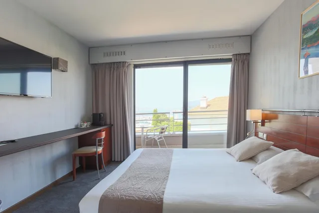Comfort, Double or Twin Bed, Balcony or Terrace, Pool Access، Brise de Mer 1/10