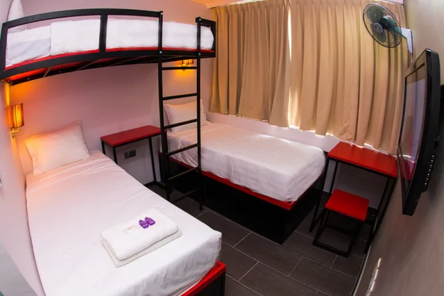 Room, Triple, Bunk Bed, Single Bed, Tune Hotel Waterfront Kuching 1/9