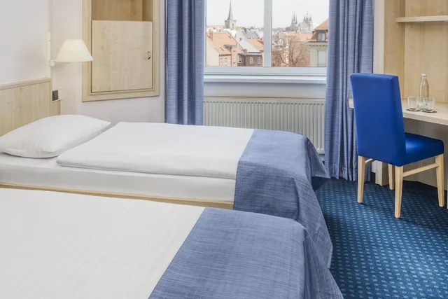 غرفة قياسية بسريرين منفصلين، INTERCITYHOTEL ERFURT 3/4