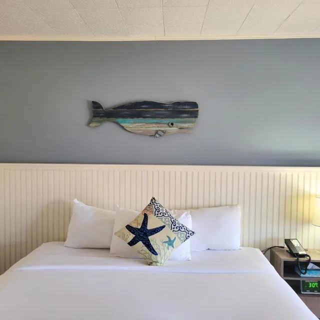 غرفة بسرير كينج بإطلالة على المسبح، The Circle Hotel Fairfield 4/10