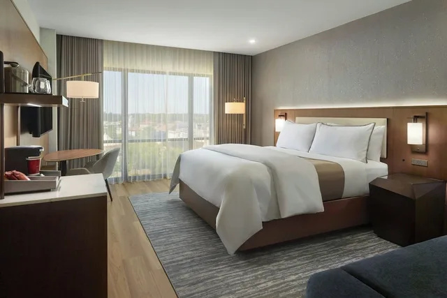 غرفة بريميوم بسرير كينج، The Westin Huntsville 4/10