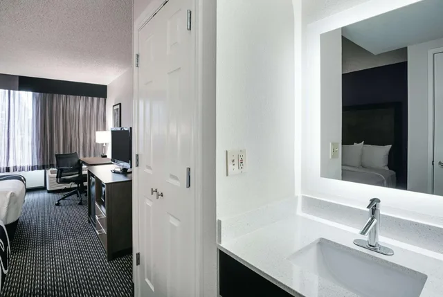 Deluxe, 2 Queen Beds, La Quinta Inn & Suites by Wyndham Rancho Cordova Sacramento 9/9