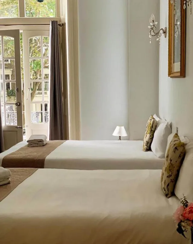 غرفة بسريرين منفصلين، Lancaster Court Hotel 4/10