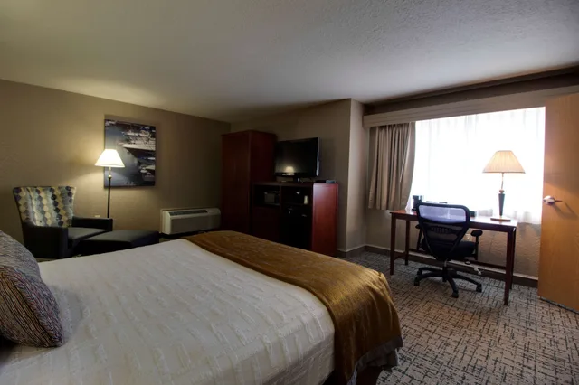 غرفة قياسية بسرير كوين لذوي الإعاقة، Best Western Harbour Pointe Lakefront 1/3
