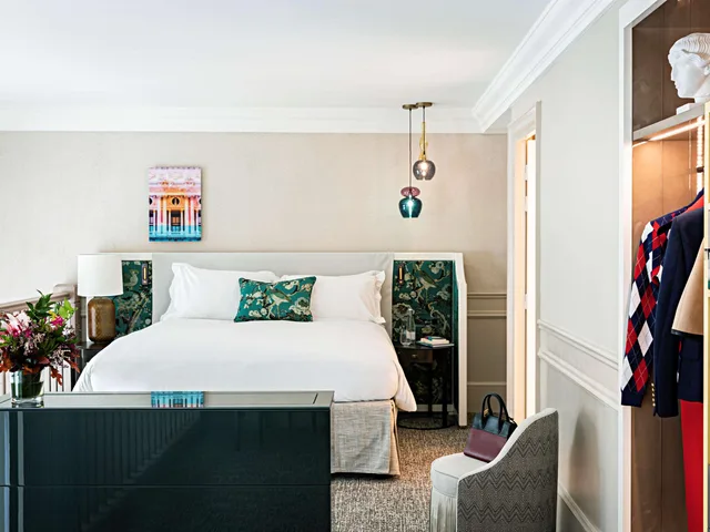 Opera, Duplex, Suite, King Bed, Street or Balcony View, Living Area، Sofitel Le Scribe Paris Opera 1/3
