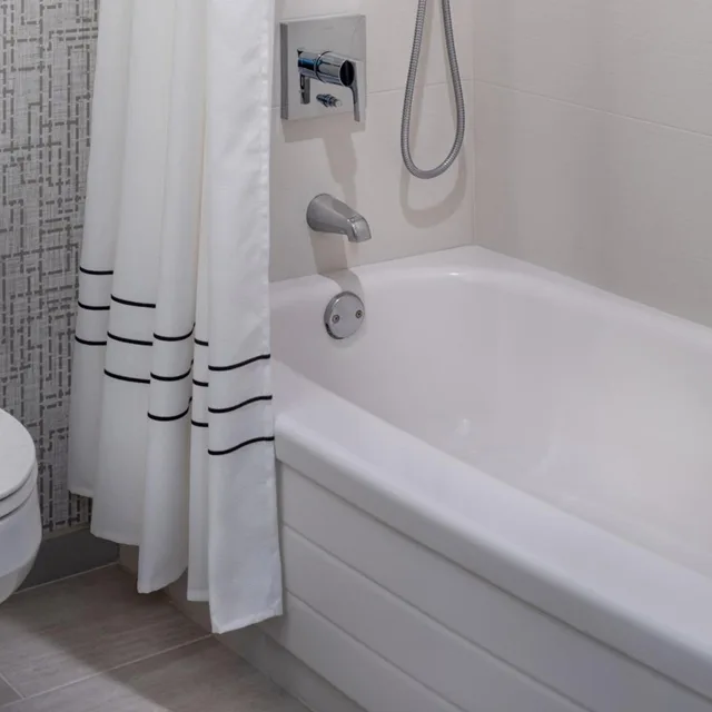 Guest Room, 2 Queen Beds, Concierge Level, Marriott St Petersburg Clearwater 9/10