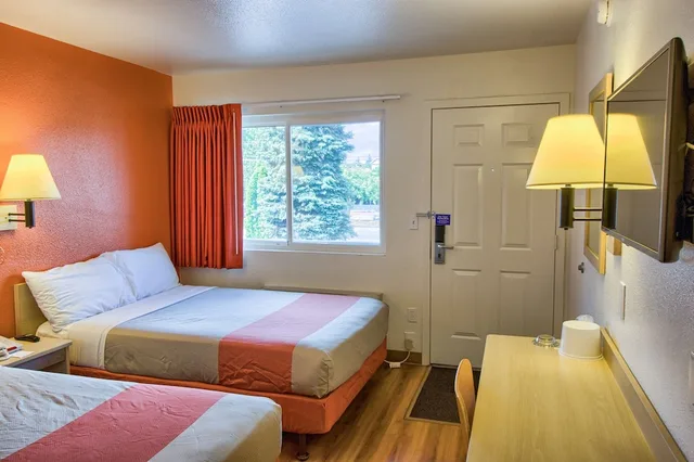 غرفة قياسية بسرير مزدوج لذوي الإعاقة، Motel6 Everett, WA - North 1/10