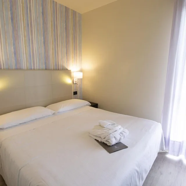 غرفة مفردة، HOTEL PARIGI 2 9/17