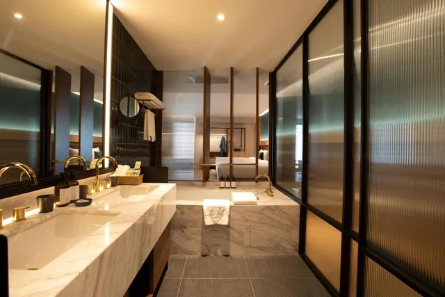 جناح عائلي، The Luma Hotel 7/7