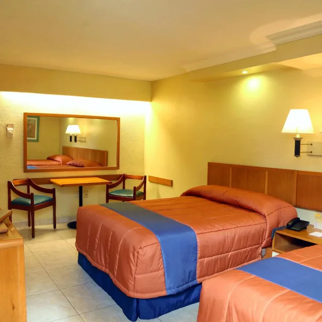 جناح جونيور، Hotel Jaragua 1/4