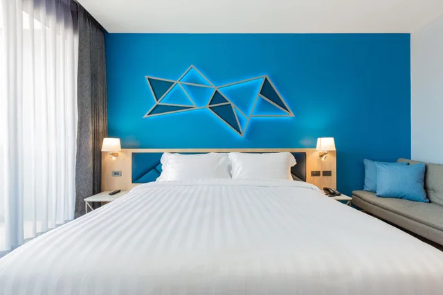 غرفة ديلوكس بسرير مزدوج بإطلالة على المسبح بشرفة، Bluesotel Smart Krabi Aonang Beach Adults Only 1/10