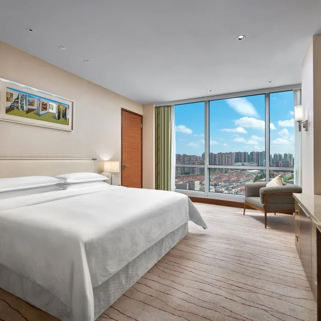 Deluxe, Suite, Four Points By Sheraton Shanghai Daning 2/10