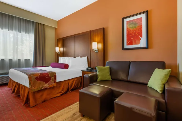 غرفة بسرير كينج بحوض استحمام لذوي الإعاقة، Best Western Plus Georgetown Corporate Center Hotel 4/6