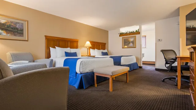 غرفة قياسية بسريرين كوين، Best Western Plus Silver Saddle Inn 6/10