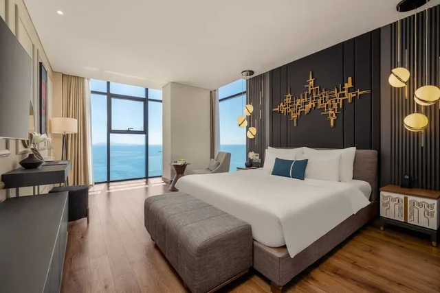 Peninsula, Suite, Twin Beds, King Bed، Peninsula Hotel Danang 1/10