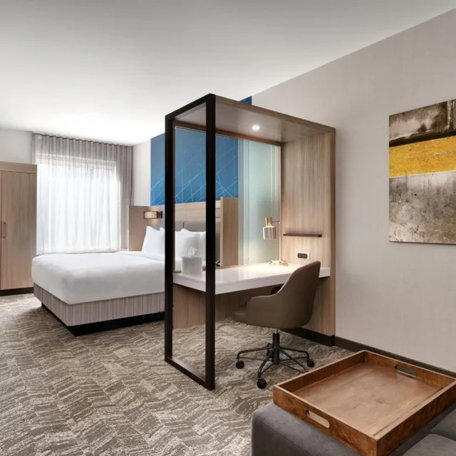 جناح بسرير كينج مع سرير سحّاب إضافي مع أريكة لذوي الإعاقة، SpringHill Suites by Marriott Phoenix Scottsdale 5/5