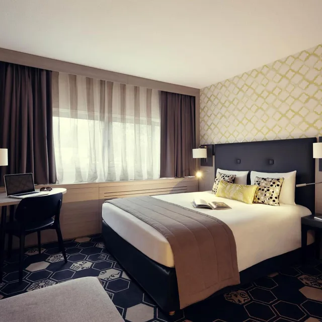 Family, Double Bed, Chair Beds, Mercure Orange Centre 1/5