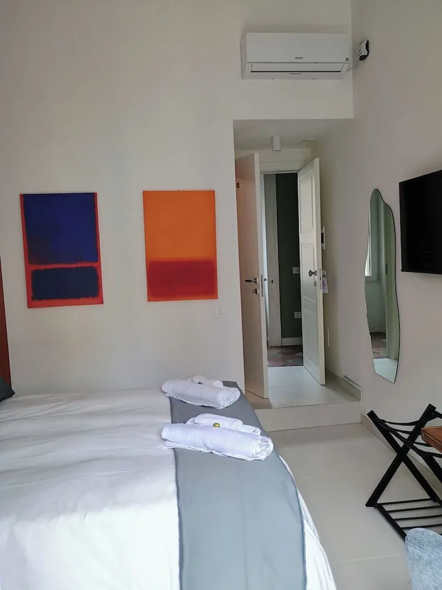 غرفة كومفورت بسرير كينج بإطلالة على المدينة بشرفة، Poerio Station Rooms & Apartment 7/10
