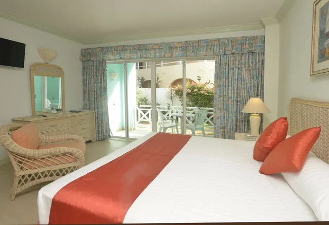 غرفة قياسية بسرير كينج، Dover Beach Hotel 2/3