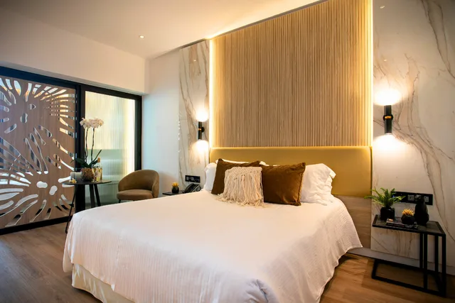 Superior, Family, Double and Twin Beds, Lateral Side Sea View، Cavo Maris Beach Hotel 2/3