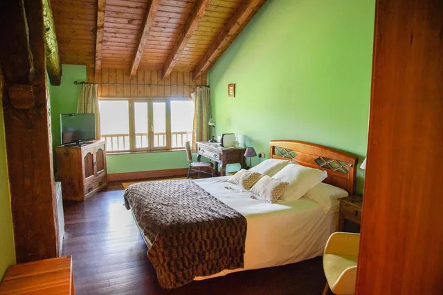 غرفة قياسية بسرير مزدوج أو سريرين منفصلين، HOTEL USATEGIETA 5/10