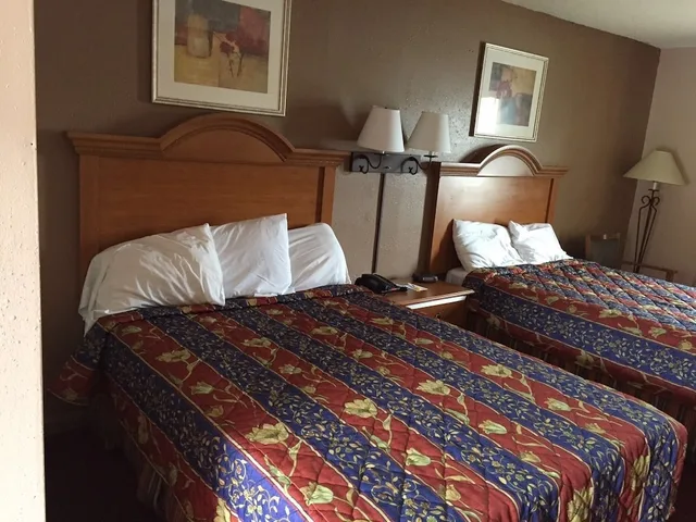 غرفة قياسية بسريرين مزدوجين للمدخنين، Econo Lodge Franklin VA 1/3
