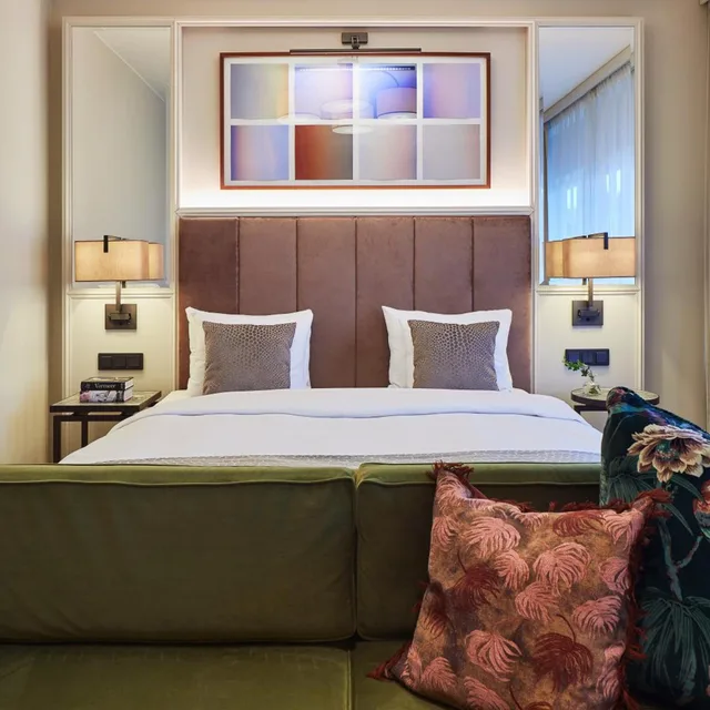 Elegant, Excellence، Bank Hotel 1/2