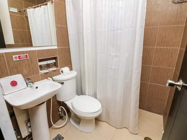 غرفة ديلوكس بسرير مزدوج، The Orient Beach Boracay 2/2