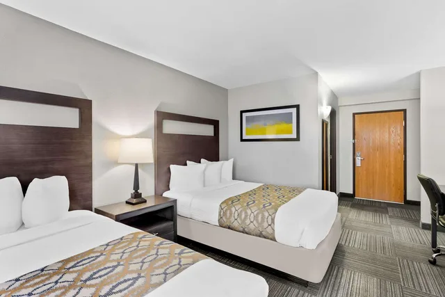 غرفة بسريرين مزدوجين، Best Western Naperville Inn 1/4