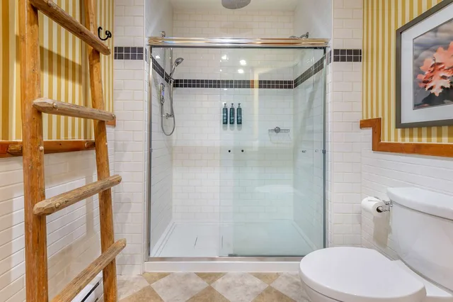 جناح بسرير كينج وسرير كوين وأسرّة بطابقين بـ3 غرف نوم، Hilton Grand Vacations Club Tremblant Canada 3/3