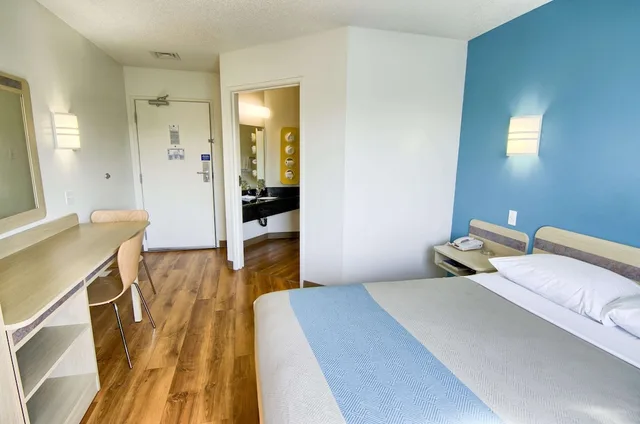 جناح ديلوكس بسرير كوين، Motel6 Portsmouth, NH 3/4