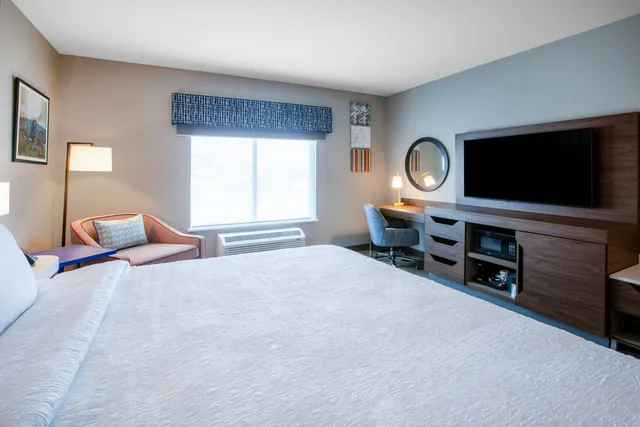 غرفة بسرير كينج لذوي الإعاقة، Hampton Inn and Suites by Hilton La Grande 5/7
