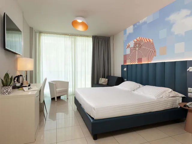 Superior, Twin Beds, Lateral Partial Sea View, Lateral Side Sea View, Terrace، MERCURE RIMINI ARTIS 7/10