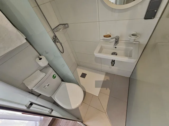 Interior, Double Bed, Private Bathroom, Hotel Palermo 4/5