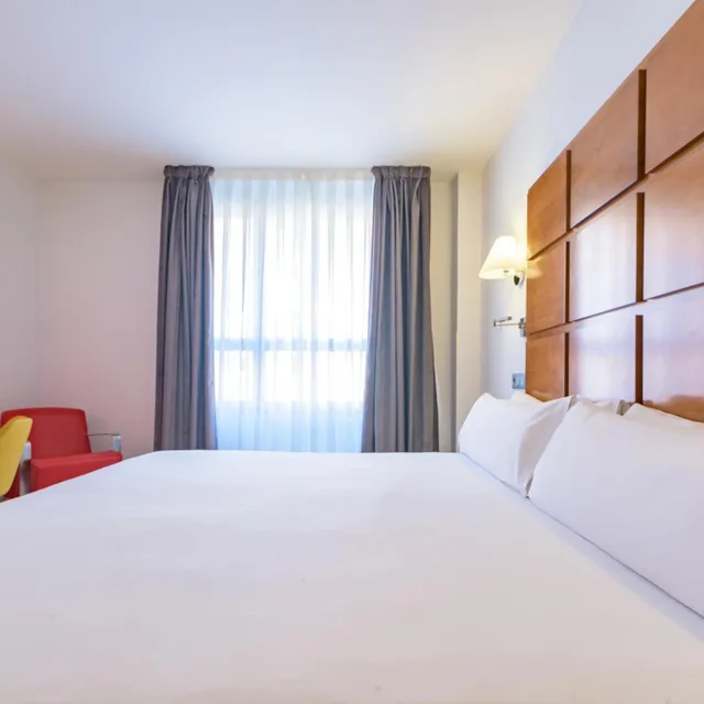 غرفة مفردة، Zentral Ave Zaragoza 3/7