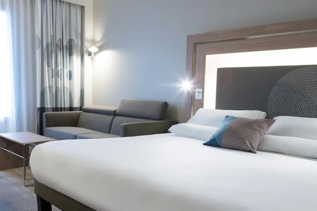 غرفة سوبيريور بسرير كوين لذوي الإعاقة، NOVOTEL CHATEAU DE VERSAILLES 1/6