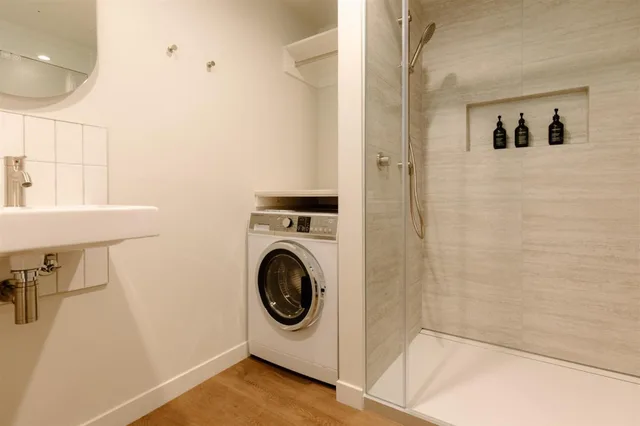 Premium, Apartment, 2 King Beds, Edgewater Hotel 6/6
