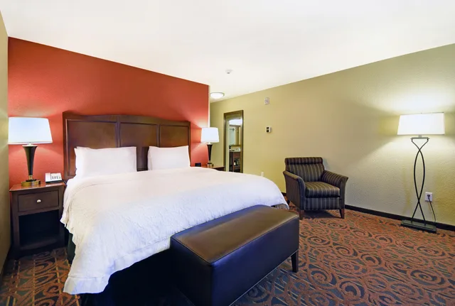 غرفة بسرير كينج، Hampton Inn and Suites Milwaukee Franklin 3/4