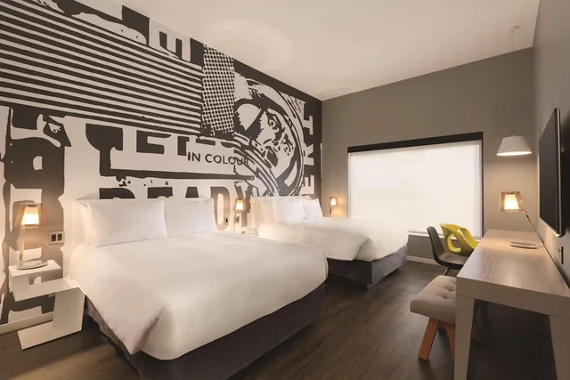 استوديو بسريرين كوين في طابق مرتفع، Radisson Red Minneapolis Downtown 1/5