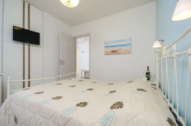 Apartment, Irini Studios 1/5