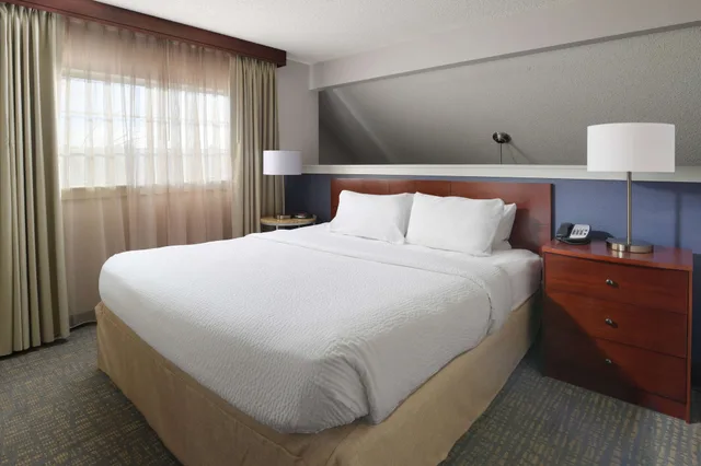جناح سوبيريور بسرير كينج وسرير كوين بغرفتي نوم، Sonesta Es Suites Albuquerque 1/2