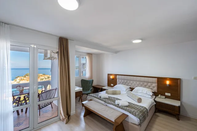 استوديو بسرير كينج بإطلالة على البحر، Hotel Adrovic 1/5