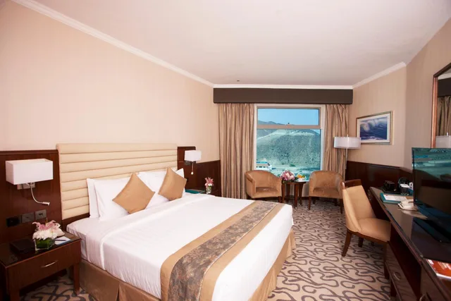 Panoramic, Suite, Partial Mountain and Sea View, Oceanic Khorfakkan Resort And Spa 2/2